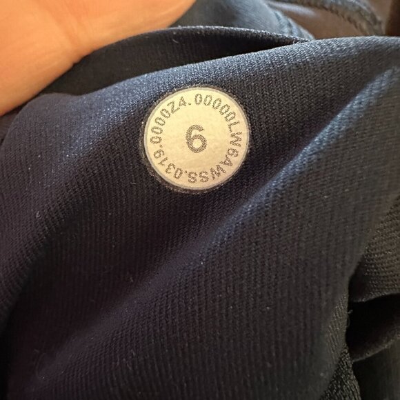 Lululemon Time To‎ Sweat Crop *23" True Navy size 6 - Picture 6 of 11